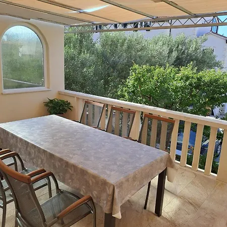 Mate 1 Am By Interhome